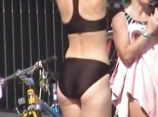 Bathing suit underlines the beauty of this candid babes body 07j