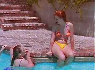 Hardcore Girl In Bikini Spreading Pussy Riding Doggystyle At The Pool